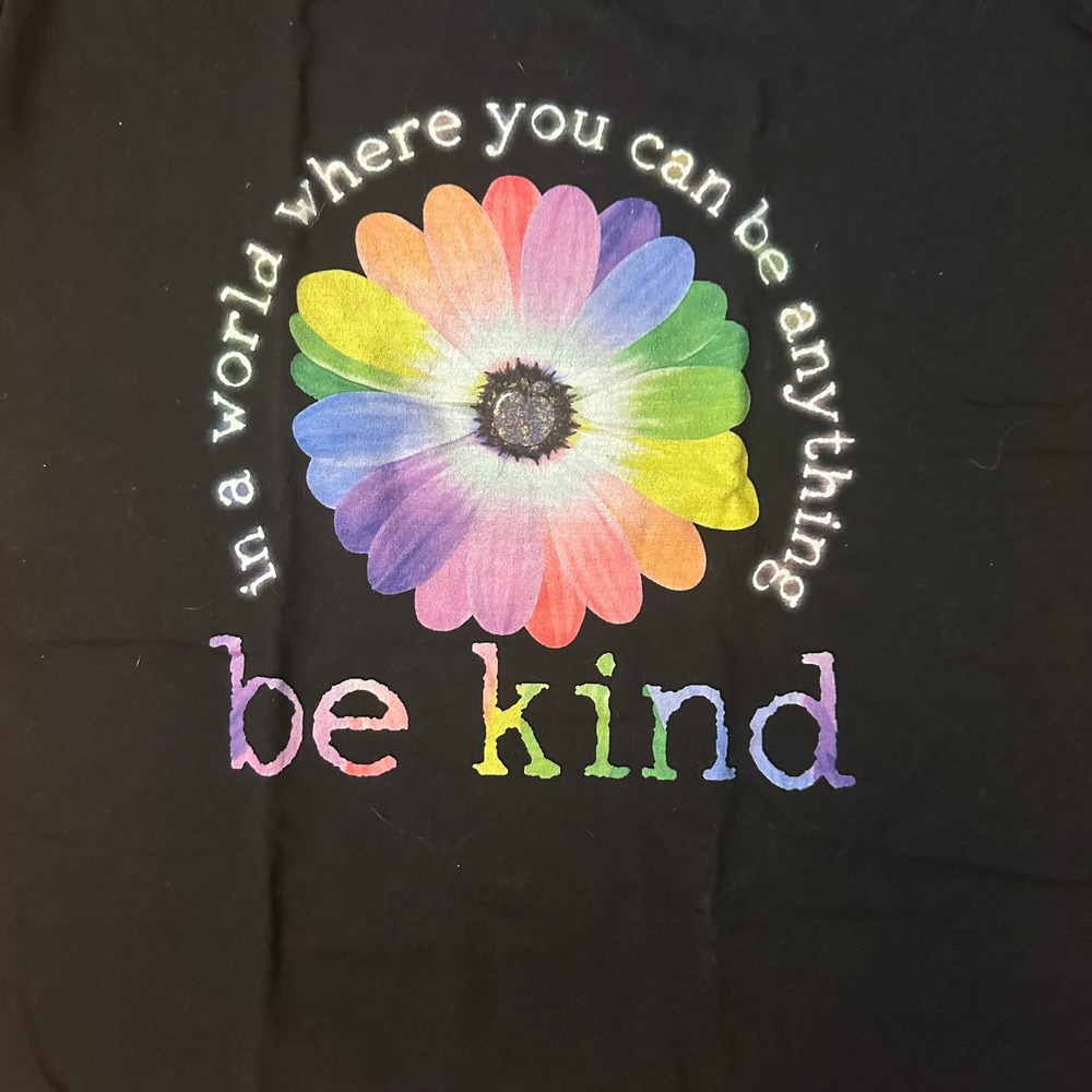 Fruit of the Loom Black‎ Be Kind Rainbow Flower Graphic T Shirt Womens Medium - Picture 3 of 7